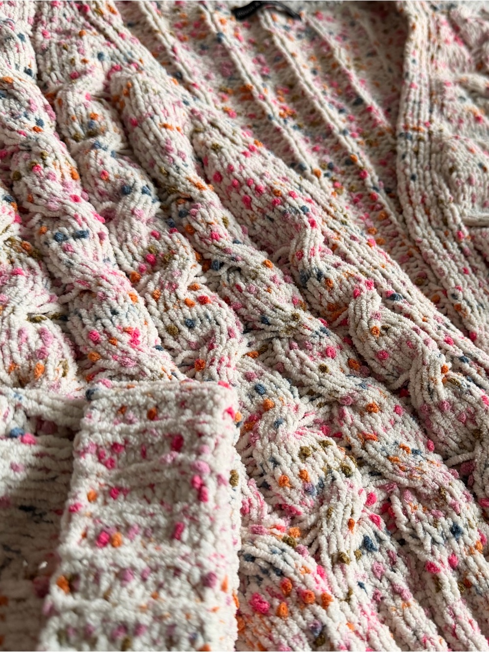 Moon & Madison Speckled Cable Knit V Sweater Cardigan